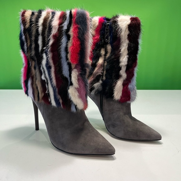 Fun real fur and suede and leather boots. Brian Atwood size 8 - Picture 2 of 6